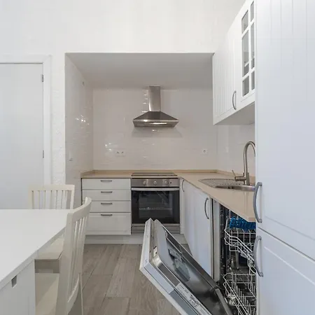 T2 Apartment *
