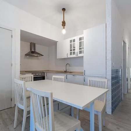 Apartment T2 *